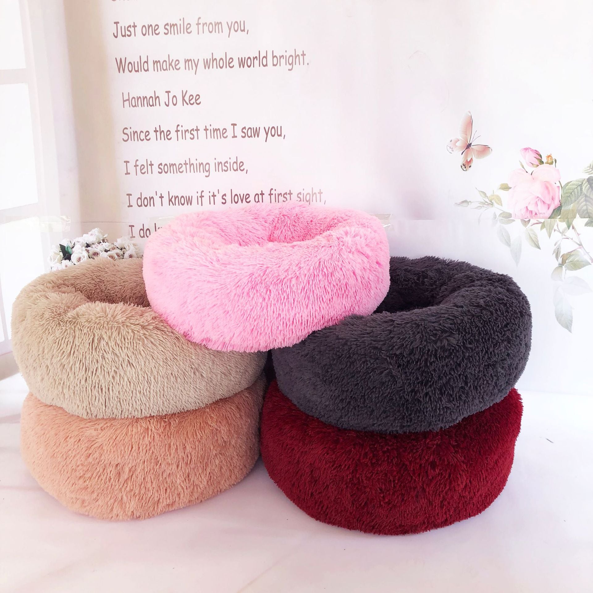 Calming Round Plush Pet Bed For Dogs And Cats