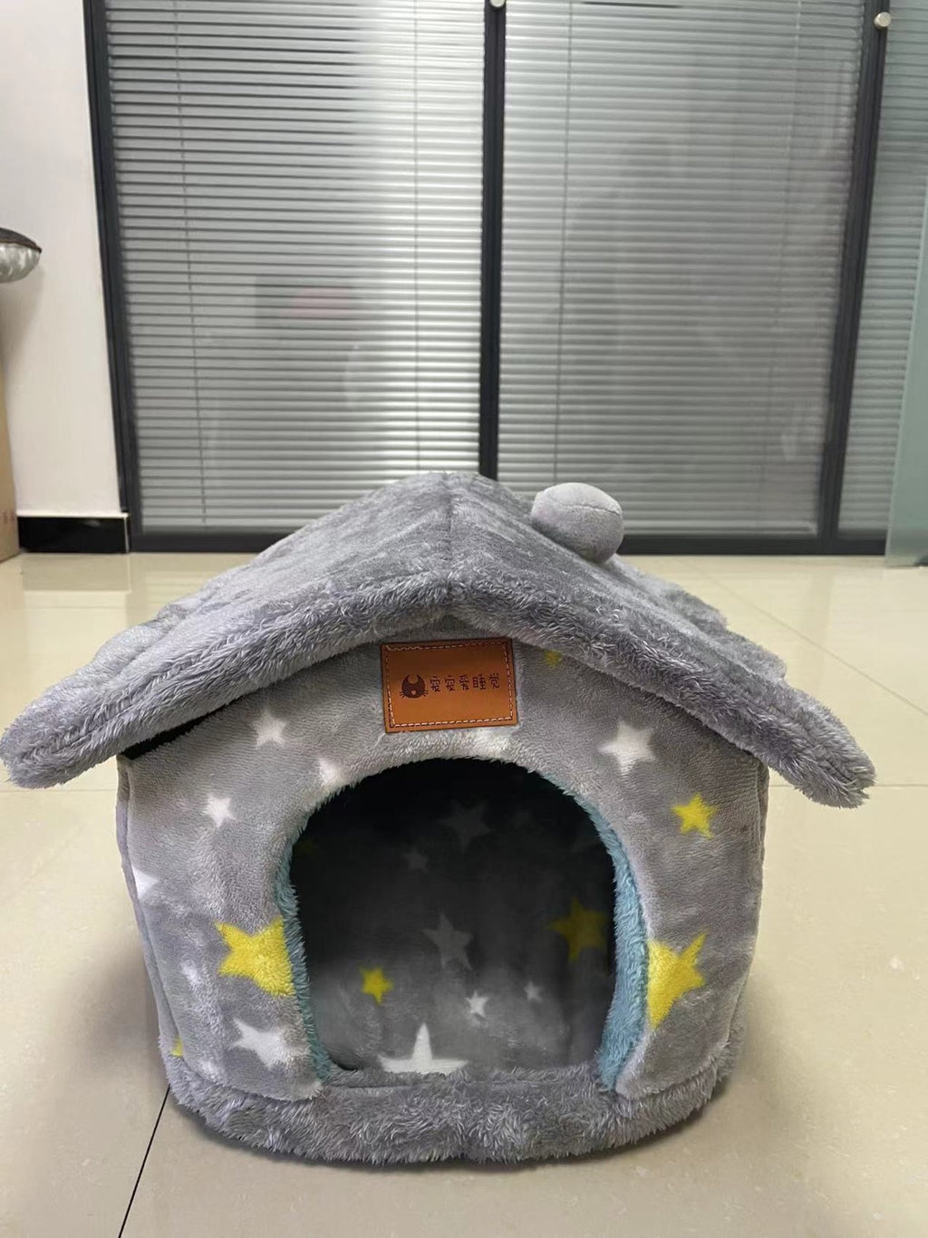 Self Warming Enclosed Pet Bed Cozy Winter Nest